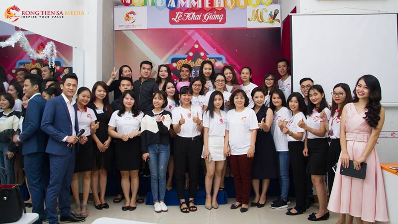 khai-giang-khoa-mc16-21