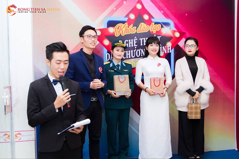 mc16mce01-le-tot-nghiep-be-giang-5