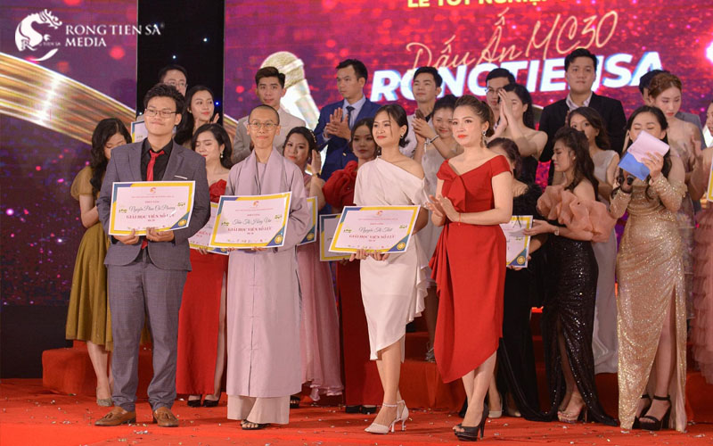 cung-rong-tien-sa-media-tro-thanh-mc-tai-phu-yen-chuyen-nghiep-nha